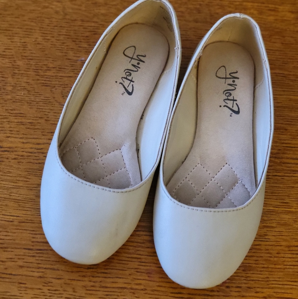 Beige youth size 11 flats